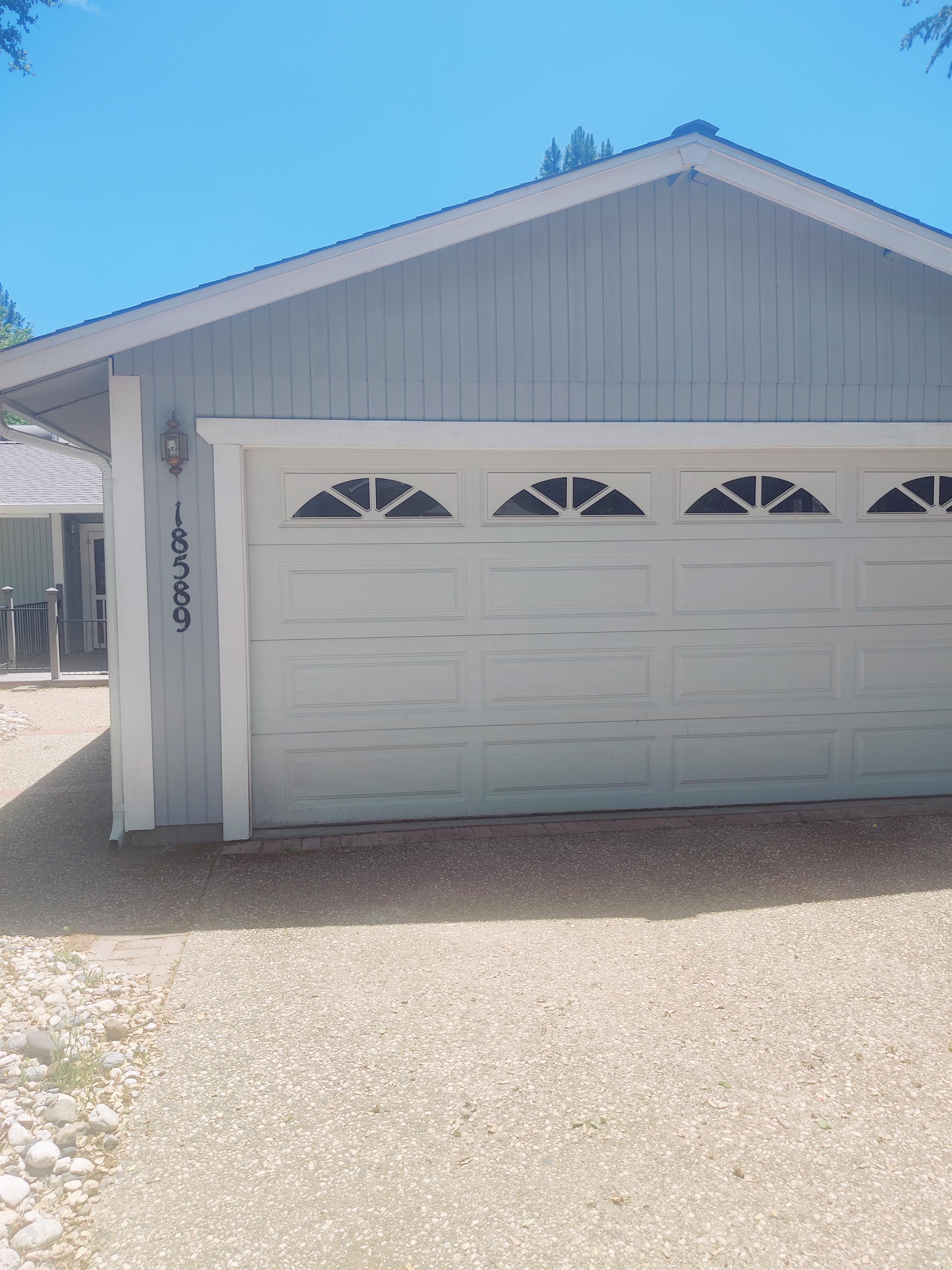 18589 Lake Forest Drive